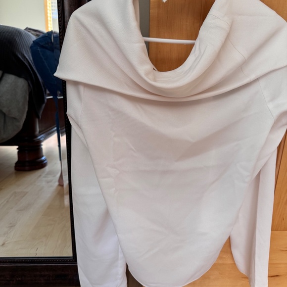 Bow Back Top - Picture 2 of 3